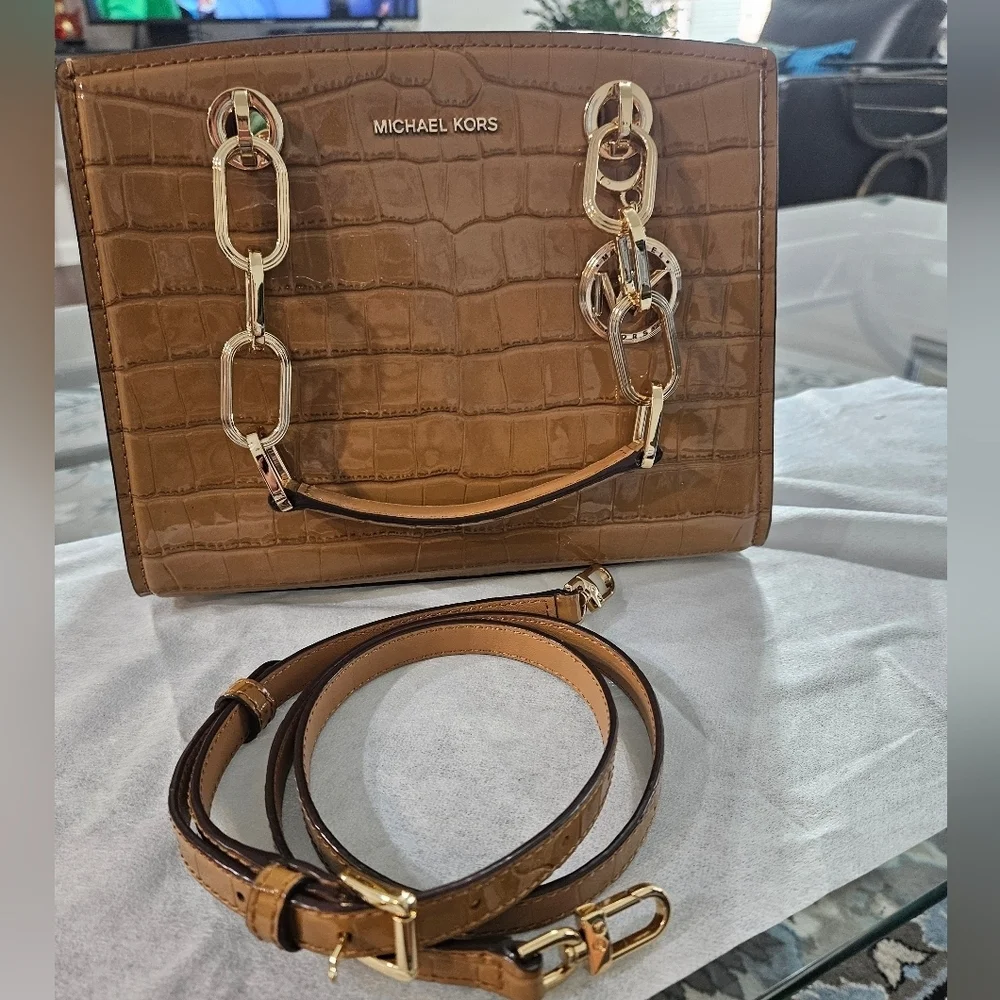 NWT Michael Kors Cynthia Small Croc Embossed Leather Satchel Chestnut